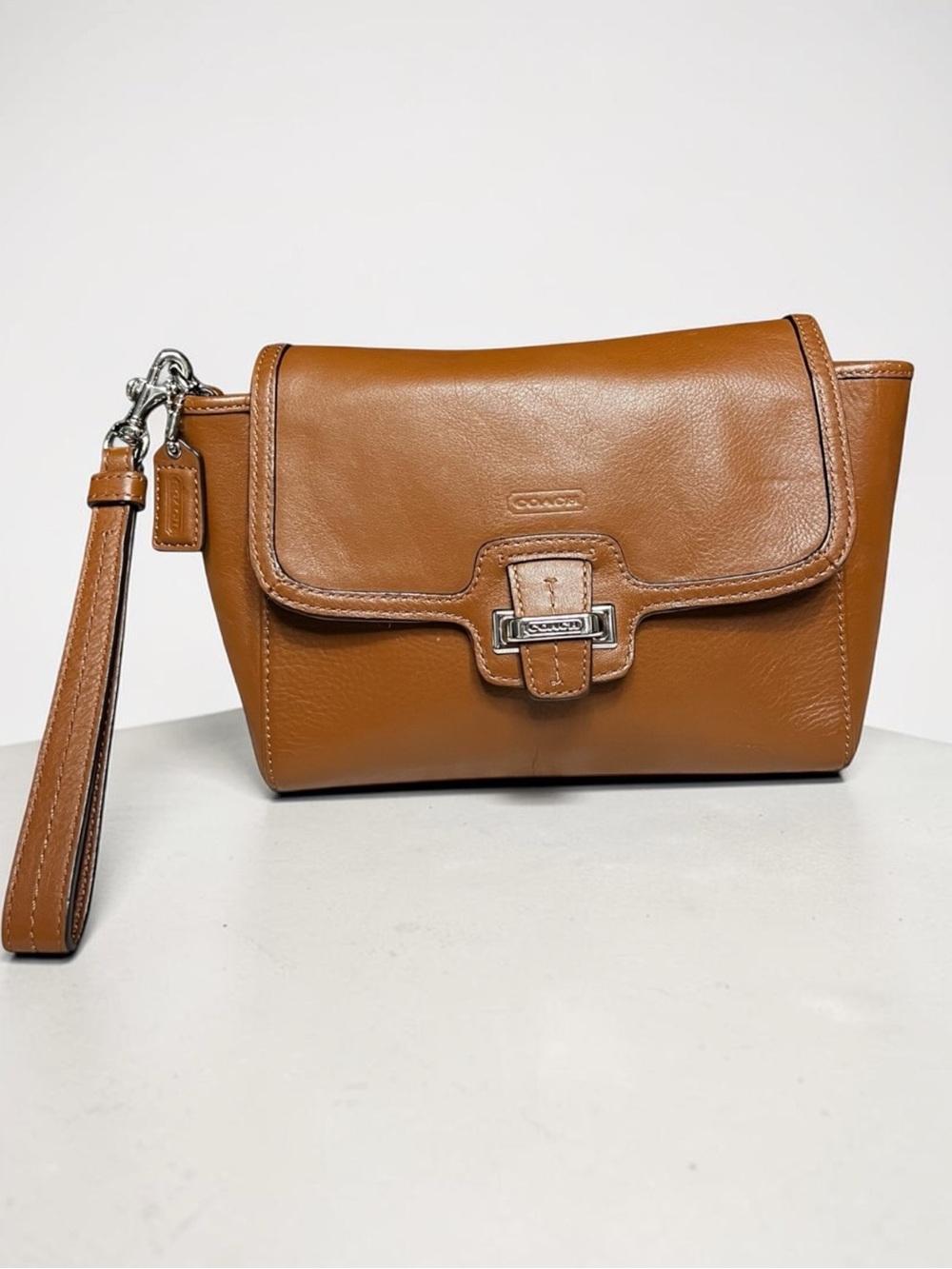 🌻EUC Coach Taylor F50656 Leather Flap Clutch Wristlet Saddle Brown